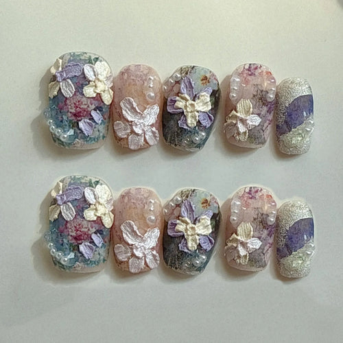Chic Floral Nail Set